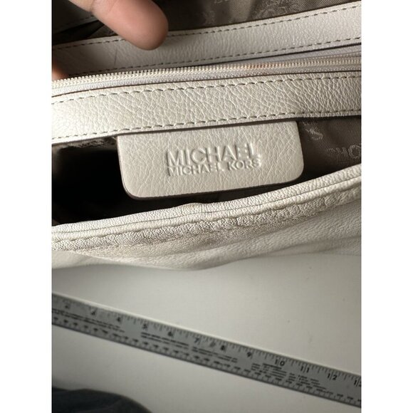 Michael Kors White Leather Tote Bags - Picture 2 of 10